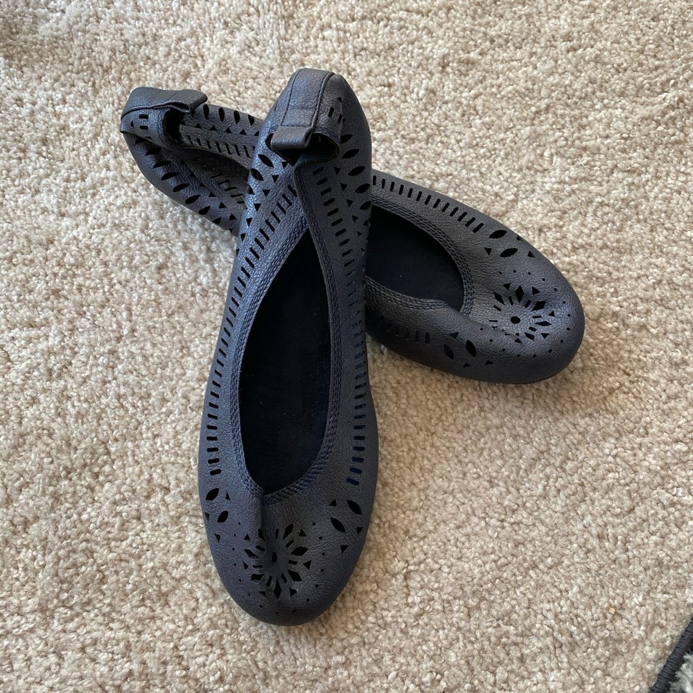 Avenue Navy Blue Flats